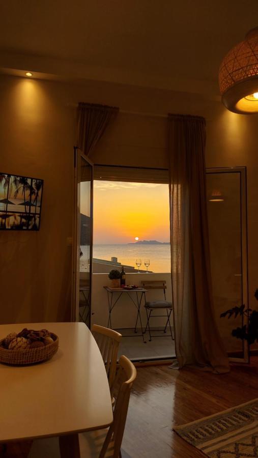 Onar Beachfront Residence, Loutraki 외부 사진