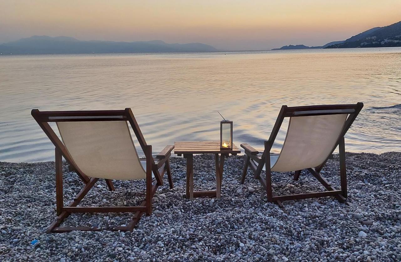 Onar Beachfront Residence, Loutraki 외부 사진